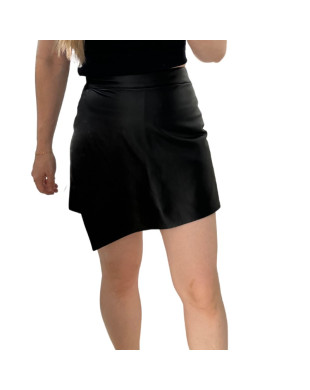 saia short omk couro