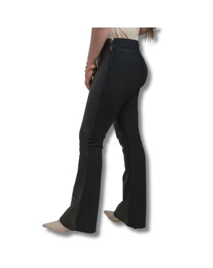 Calça Flare em couro