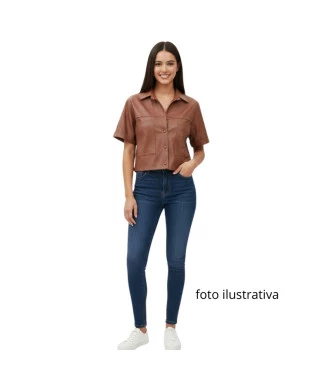 Camisa Cropped em Pelica Manga Curta Caramelo