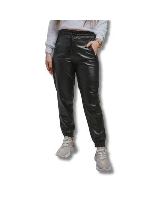 Calça jogger em pelica