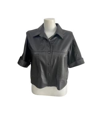 Camisa Cropped em Pelica Manga Curta 