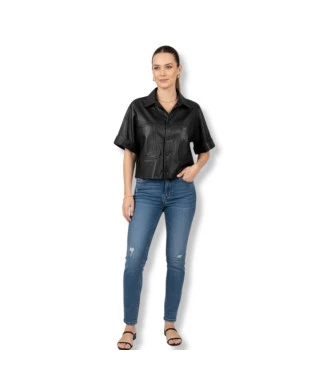 Camisa Cropped em Pelica Manga Curta