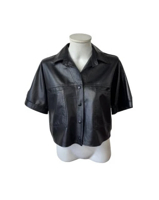 Camisa Cropped em Pelica Manga Curta